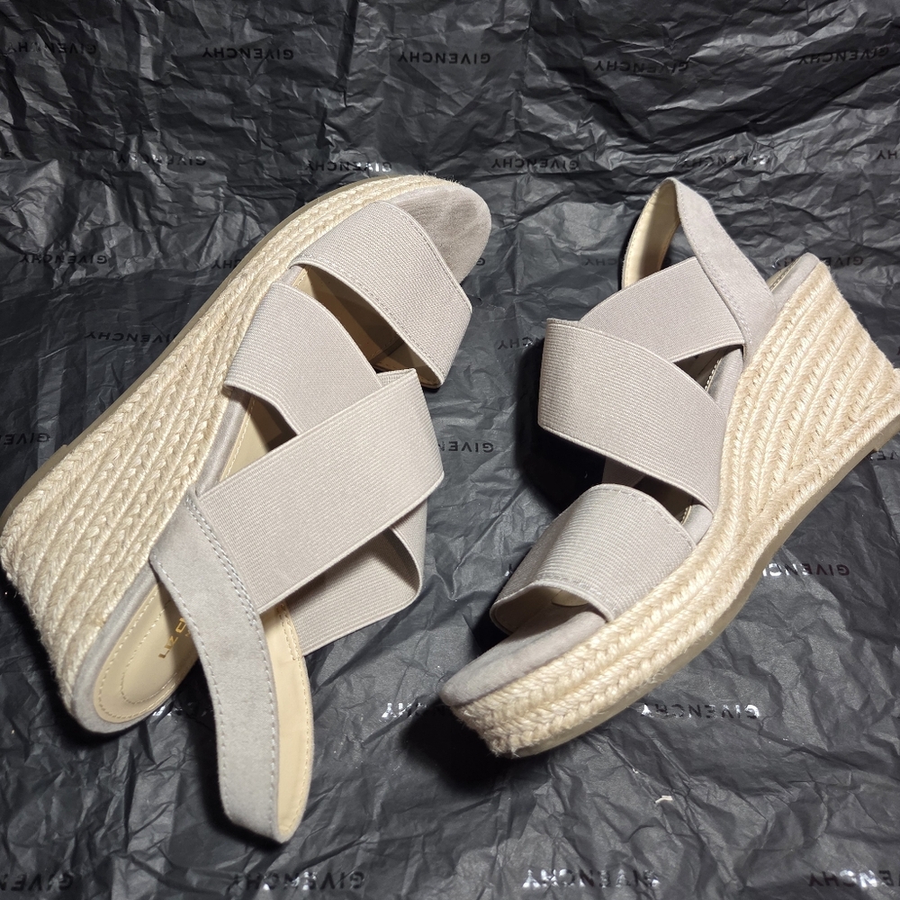 Liz Claiborne Women's Cream Wedge Sandals